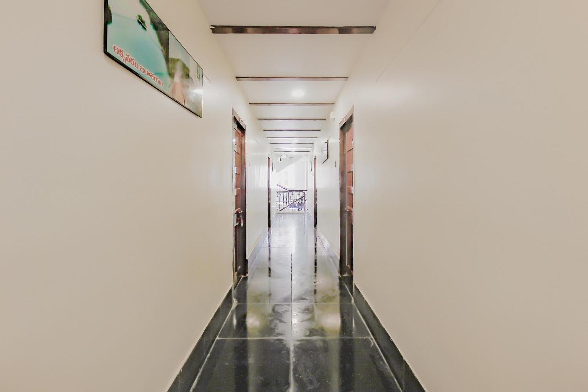 Spot On Hotel Grand Inn ورنجل المظهر الخارجي الصورة
